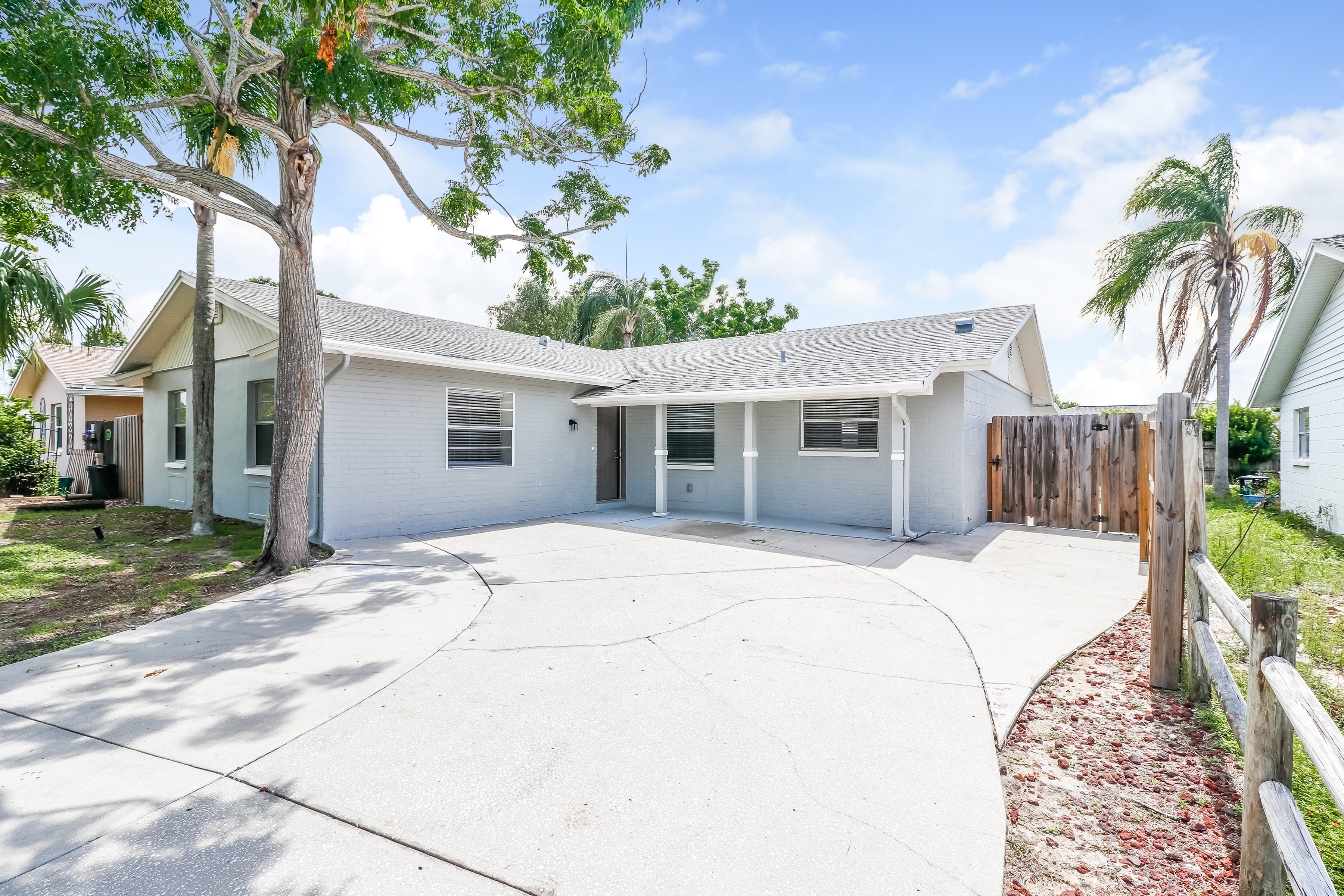 1709 Stonehaven Way Tarpon Springs, FL 34689